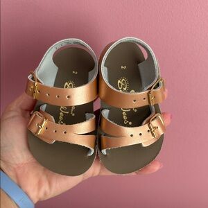 Sun-San by Salt Water Kids Sandals - Shiny Copper
